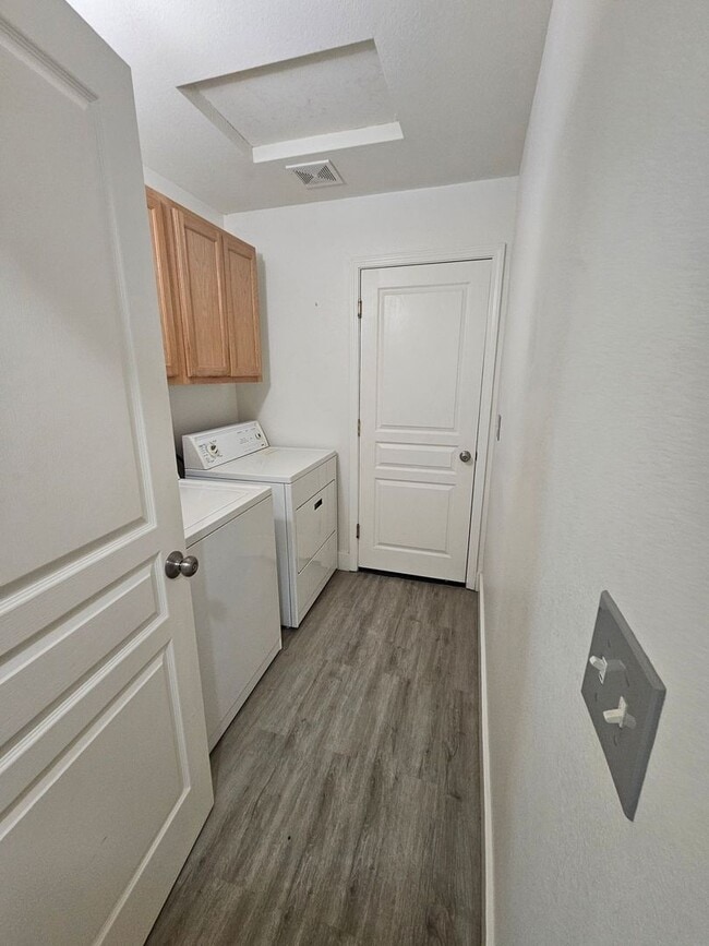 Building Photo - Amazing Jewel in Hidden Valley