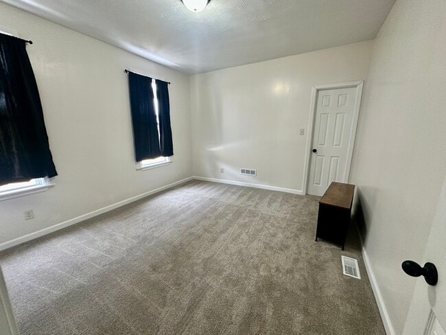 Building Photo - 47 S Lasalle St