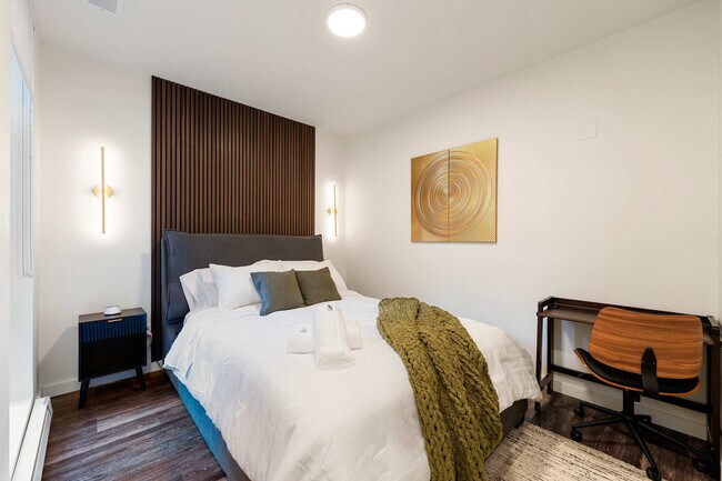 Building Photo - 1122 W Chicago Ave