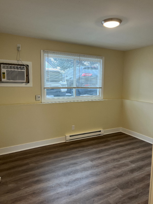 Building Photo - 512 Powers Ct