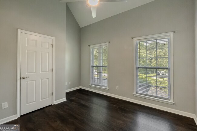 Building Photo - 120 Rosebay Ln