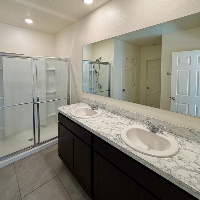 Building Photo - Palm Bay Pool Home Stunner!