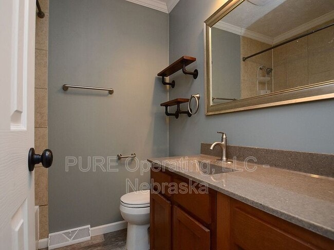 Building Photo - 13951 Jefferson Cir