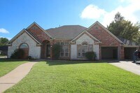 Building Photo - Stunning 3 Bedroom Rental in South Tyler! Tour Today!