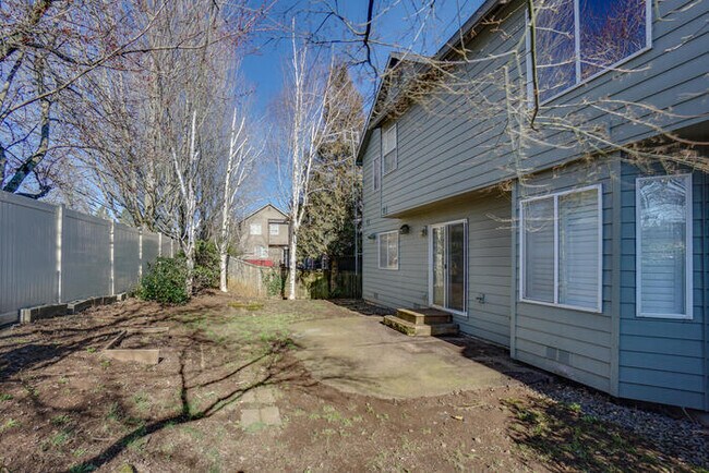 Building Photo - BEAUTIFUL FOUR BEDROOM IN CAMAS