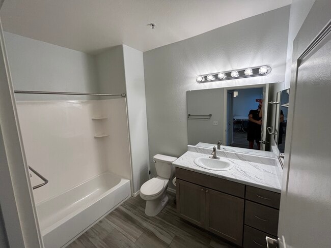 Building Photo - 1941 S PIERPONT Dr