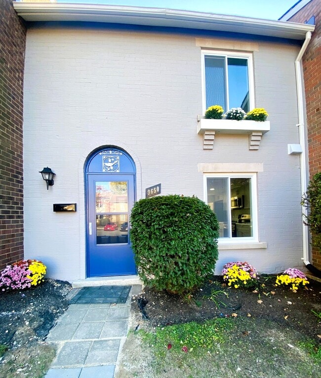 Building Photo - 9650 Marston Ln