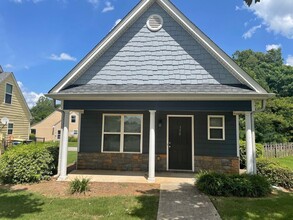 Building Photo - AVAILABLE AUGUST 2026!