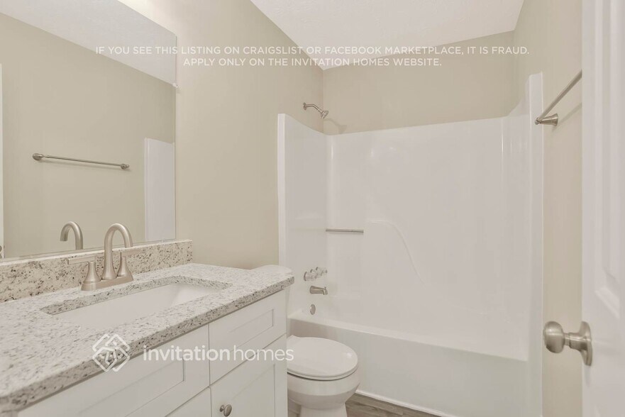 Building Photo - 3391 Longfield Dr SW