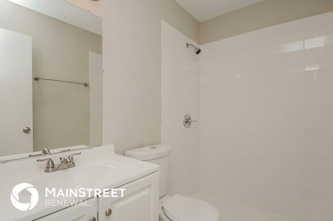 Building Photo - 5312 Wren St