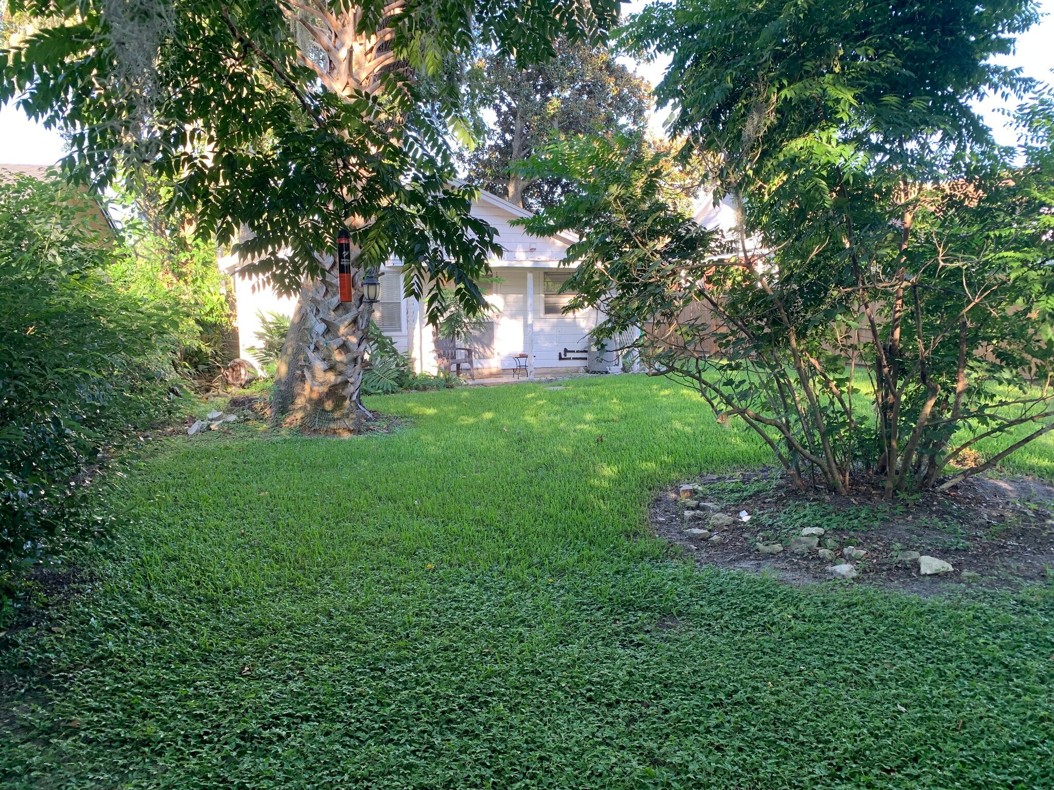 Building Photo - 2320 Vista Ave