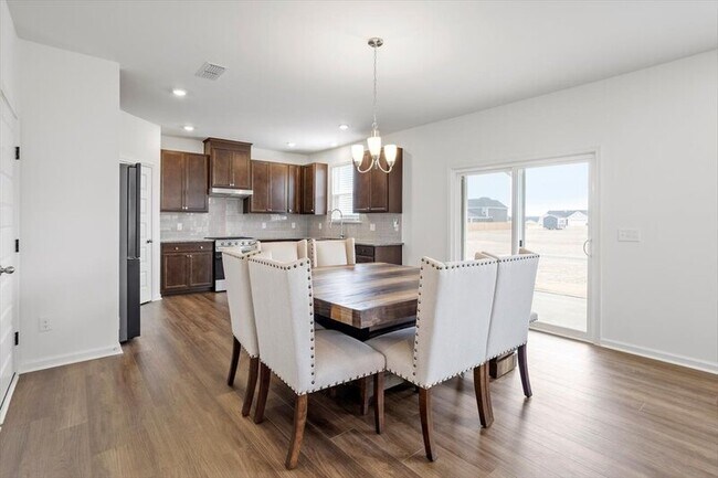 Building Photo - 645 Thomas Gage Dr