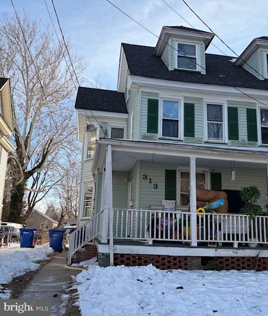 Building Photo - 313 W Main St