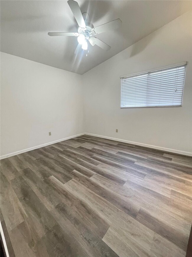 Building Photo - 128 Ashley Dr