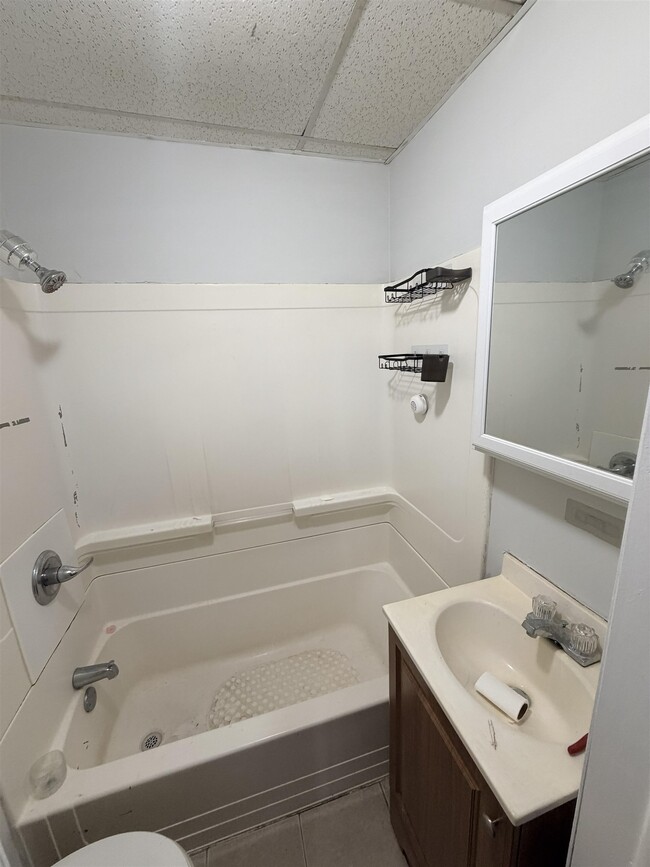 Building Photo - 213 Webster Ave