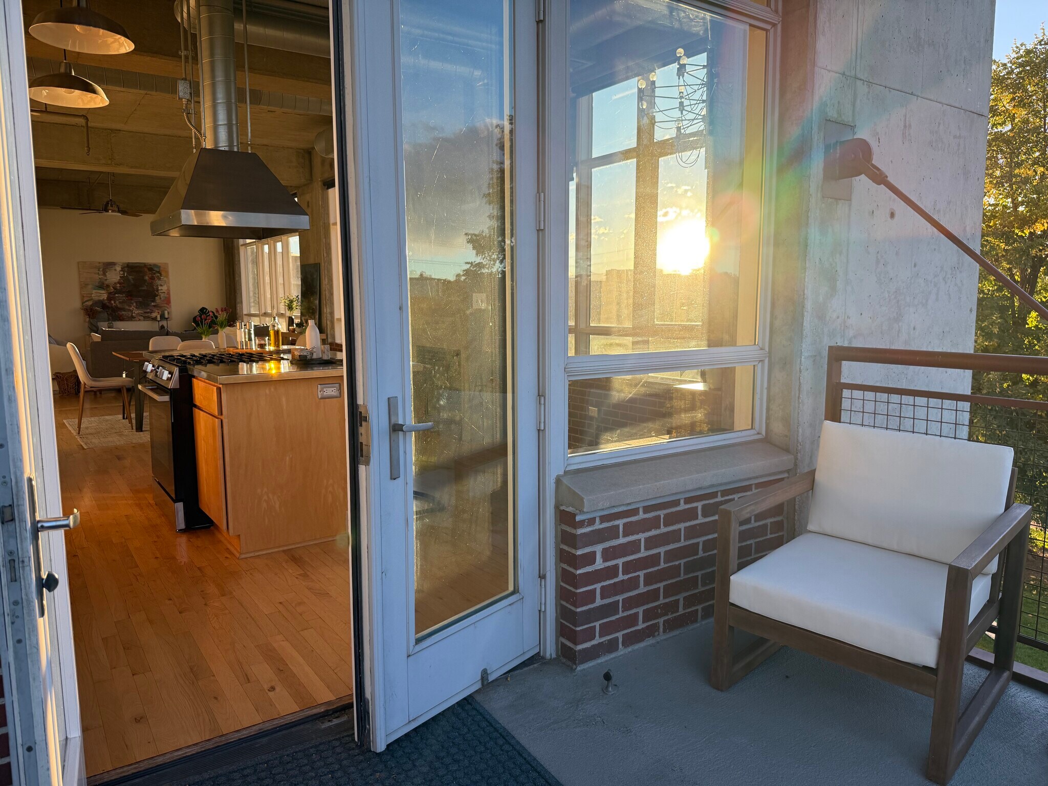 Building Photo - 2000 Little Raven St