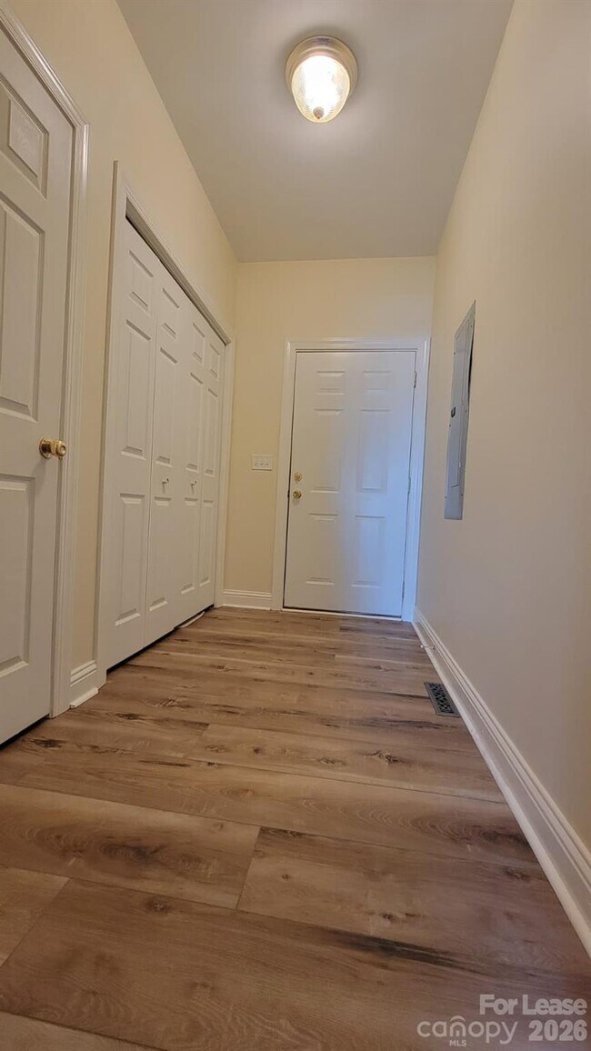 Building Photo - 137 Fern Haven Ln