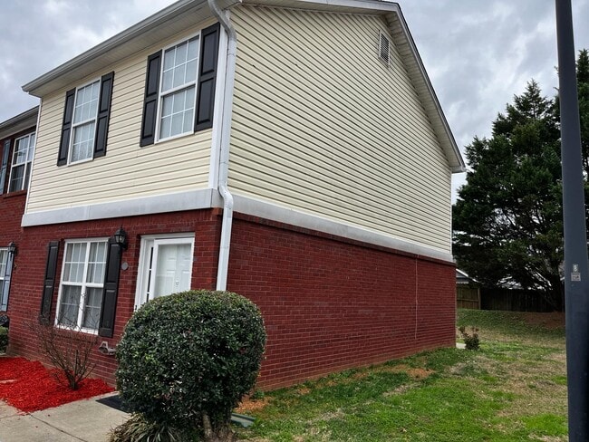 Building Photo - 6 Princeton Pl Dr