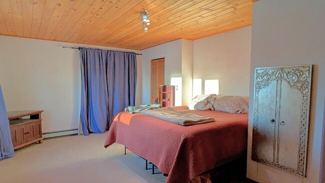 Building Photo - 1045 Dawn Dr