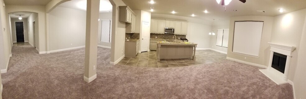 View from door of master bedroom, Shows the open floor plan - 16409 Amistad Ave