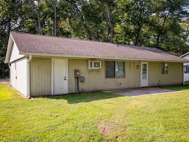 Building Photo - Nice Ranch Style Home