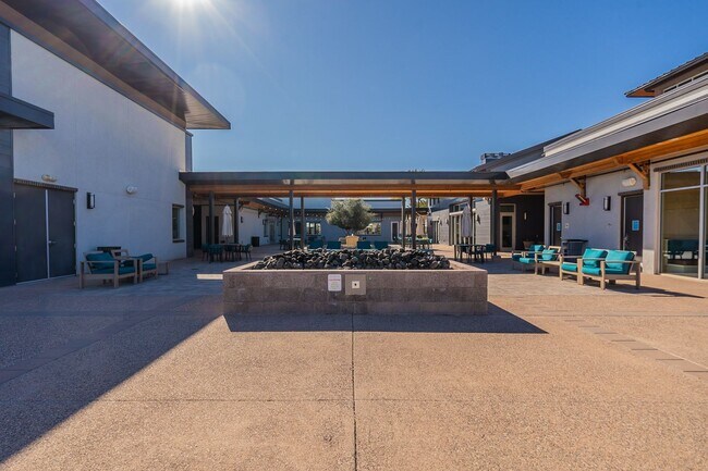 Building Photo - Large Home with Perfect Location in Cadence