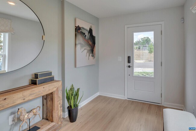 Building Photo - 6053 McComb St