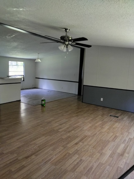 Building Photo - 15509 Parret Ln