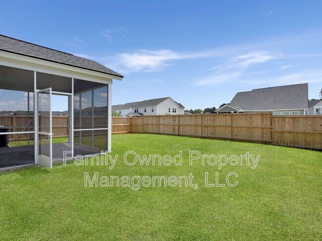 Building Photo - 2048 Longhorn Ln