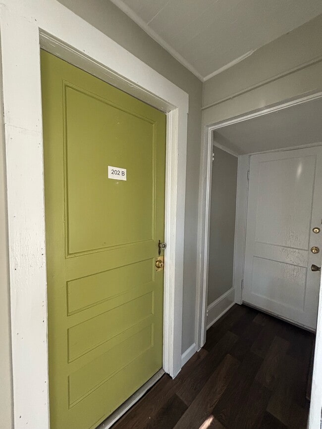 Building Photo - 202-B N Virginia Ave