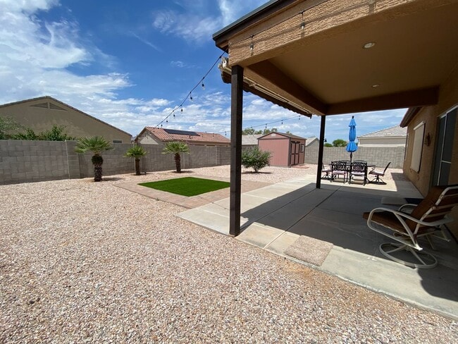 Building Photo - Exceptional 4BR/2BA Home in Magma Ranch! T...