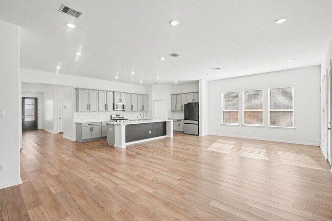 Building Photo - 9407 Sea Star Ln