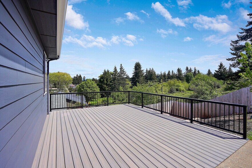 Building Photo - 1132 Thunderbird Ave S