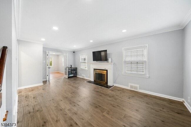 Building Photo - 125 Meisel Ave