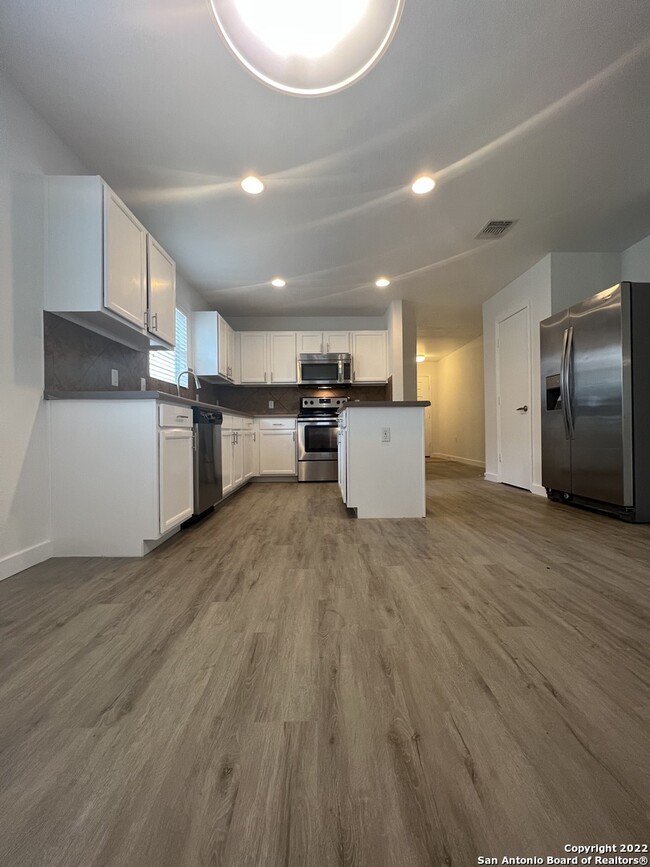 Building Photo - 9116 China Rose Dr