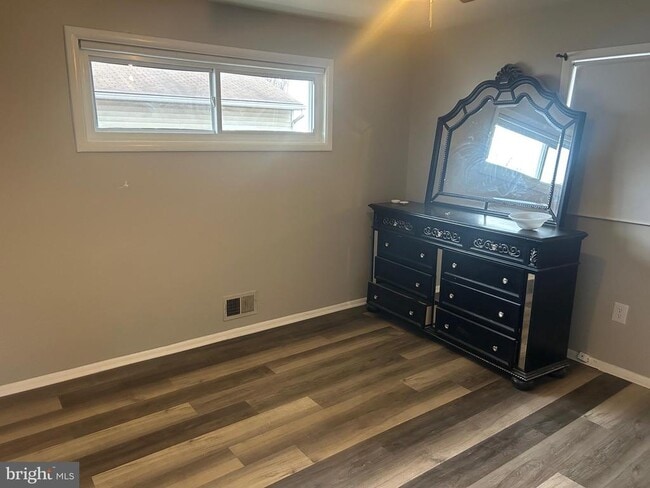 Building Photo - 1006 Fairway Ave