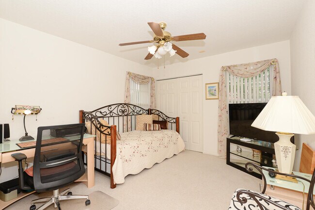 Building Photo - 1497 SW Greens Pointe Way