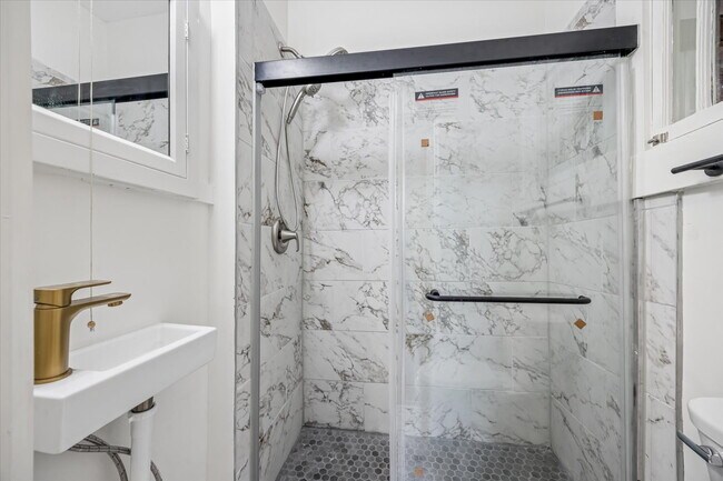 Building Photo - 3/2 fully updated with appliances included!