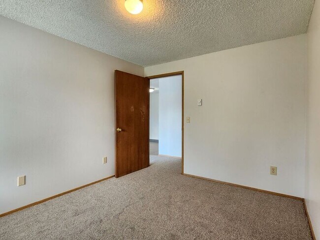 Building Photo - 4816 SW Murray Blvd