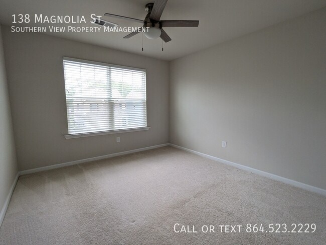 Building Photo - 138 Magnolia St