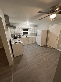 Building Photo - 132 Allnutt Dr