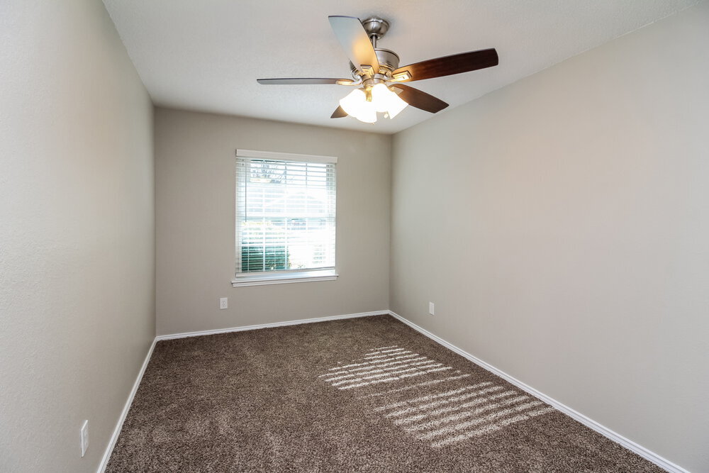 Building Photo - 900 Vicksburg Ln