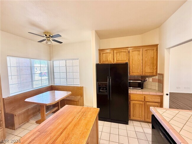 Building Photo - 3810 E Mount Charleston Dr