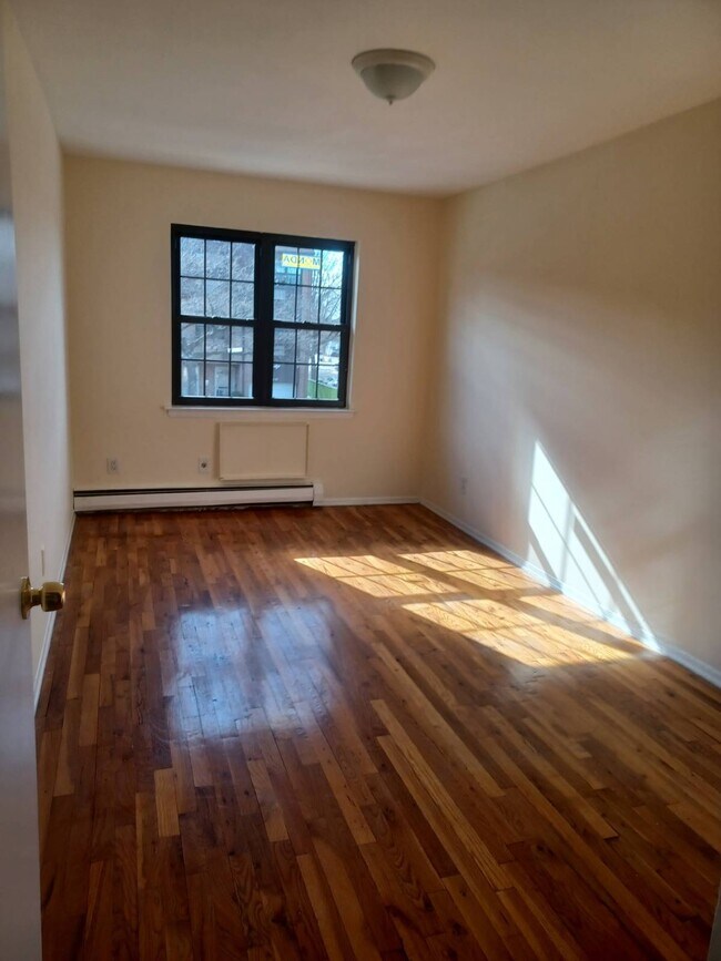 Building Photo - 156-50-156-78 78th St