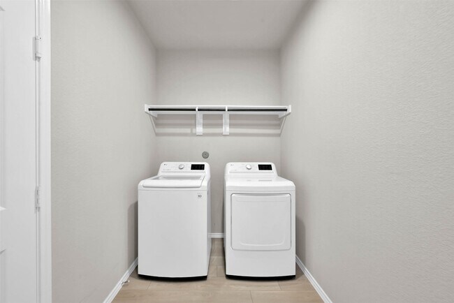 Primary Photo - 9269 Inland Leather Ln