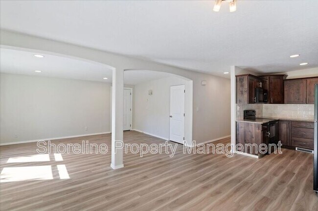 Building Photo - 2607 Lancaster Dr