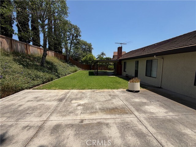 Building Photo - 5731 E Crater Lake Ave