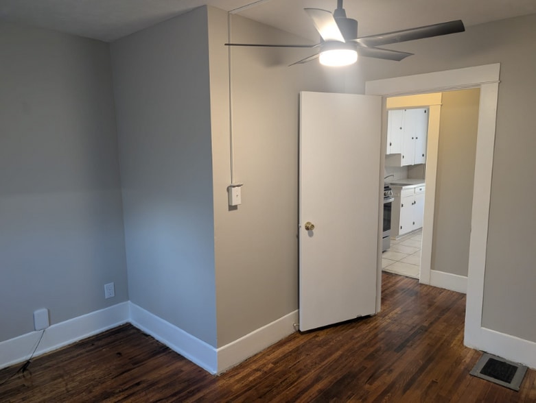 Building Photo - 3827 S 48th St