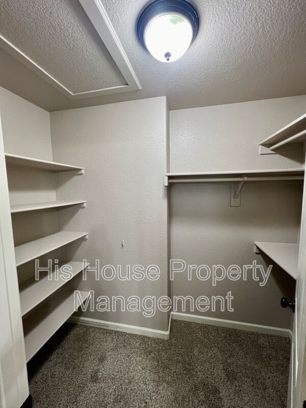 Building Photo - 4500 Tuscany St