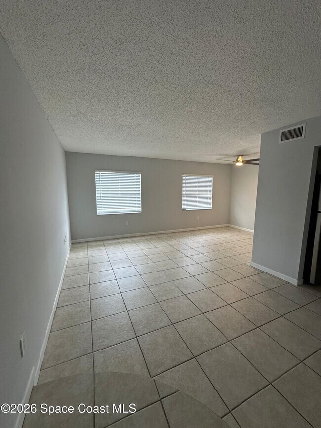 Building Photo - 837 Hickory St